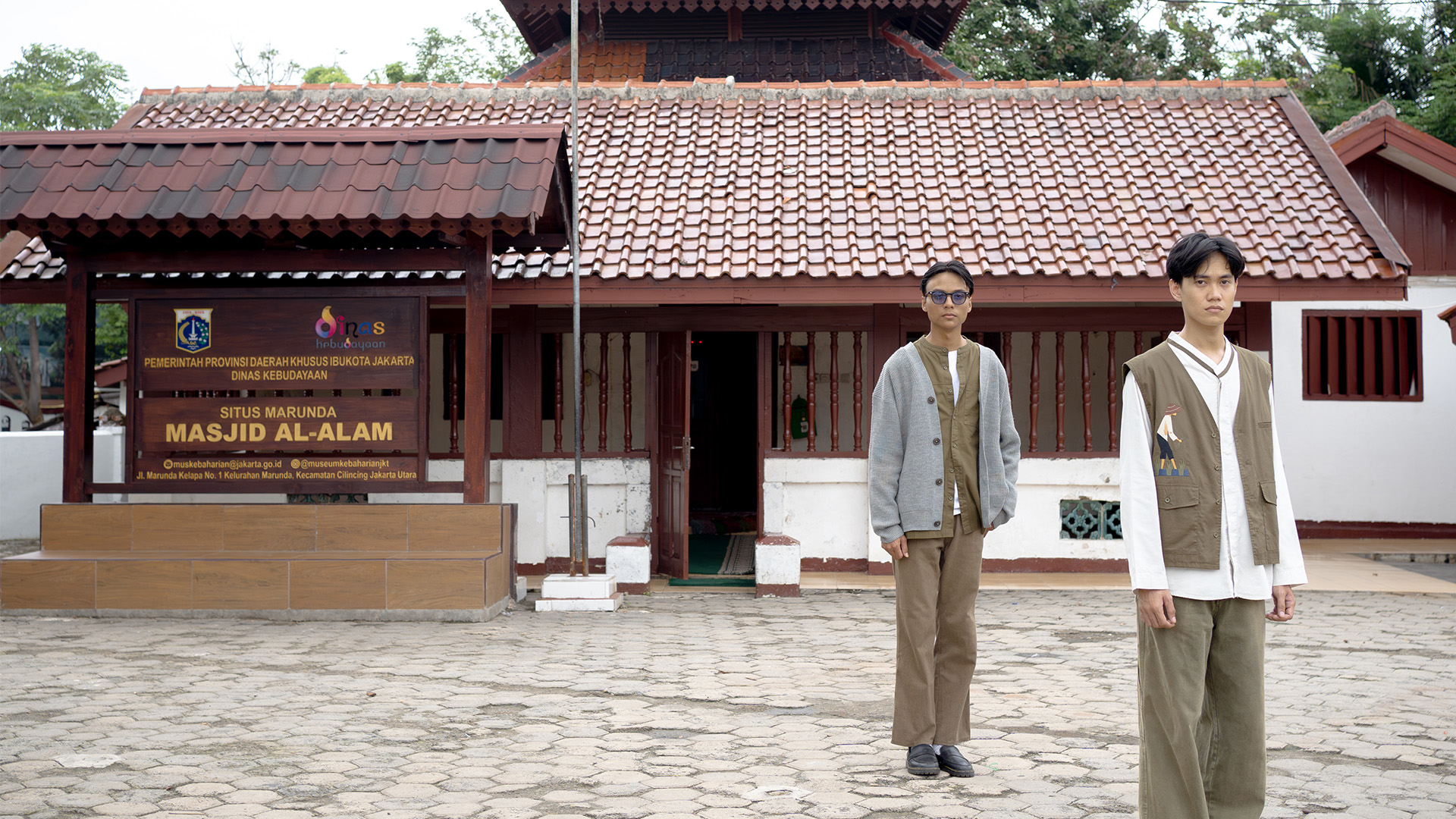 Arsitektur kuno Masjid Al-Alam Marunda di pesisir Cilincing Jakarta Utara sebagai masjid tertua.