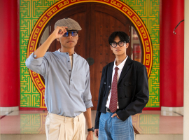 Arsitektur luar Masjid Babah Alun Desari Jakarta Selatan yang menyerupai klenteng Tionghoa dengan dominasi warna merah