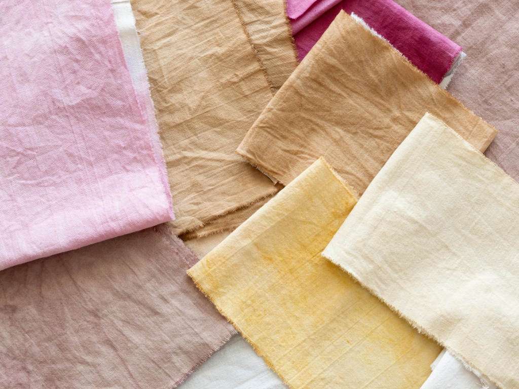 Close-up permukaan kain combed kaos yang sangat rata halus dan tidak berbulu