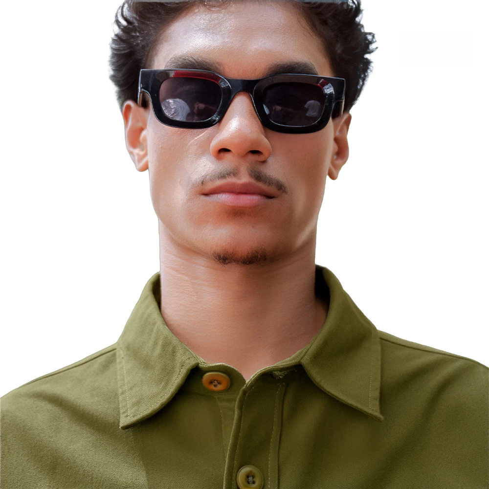 Detail tekstur kain Cotton premium dan desain kerah tegak kemeja jaket LETTI.
